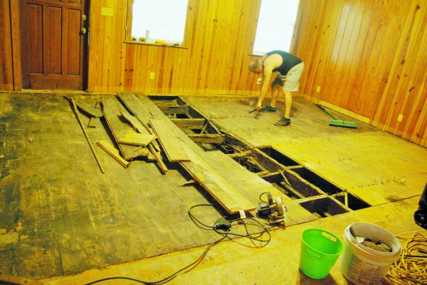 Subfloor Demolition in Saint Charles